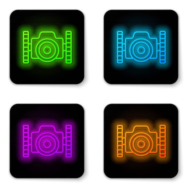 Dalgıç simgesi için parlayan neon hattı fotoğraf makinesi beyaz arkaplanda izole edildi. Fotoğraf makinesi simgesi. Su altı ekipmanları. Siyah kare düğme. Vektör