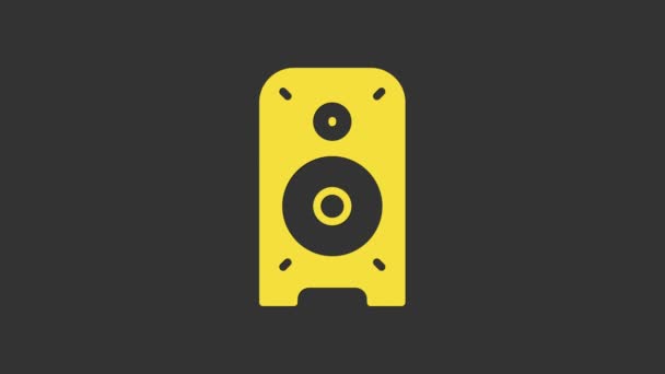 Icono de altavoz estéreo amarillo aislado sobre fondo gris. Altavoces del sistema de sonido. Icono musical. Equipo de altavoz de columna musical bajo. Animación gráfica de vídeo 4K — Vídeo de stock
