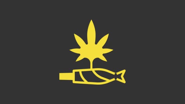 Yellow Marijuana joint, spliff icon isolated on grey background. Cigarette with drug, marijuana cigarette rolled. 4K Video motion graphic animation — Stock Video