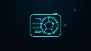 Parlayan neon hattı futbol topu ikonu siyah arka planda izole edildi. Spor malzemeleri. 4K Video hareketli grafik canlandırması