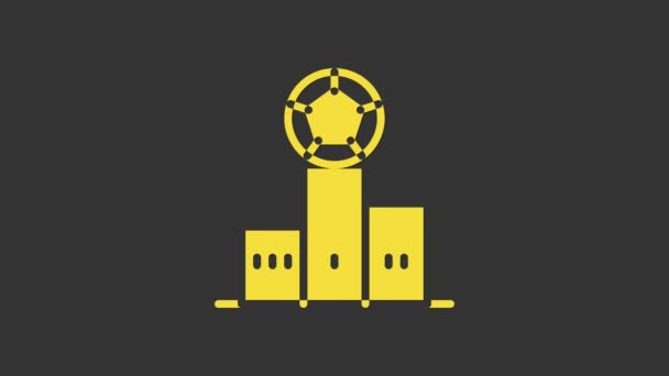 Prêmio Amarelo sobre ícone pódio vencedor de esportes isolado em fundo cinza. Animação gráfica em movimento de vídeo 4K — Vídeo de Stock