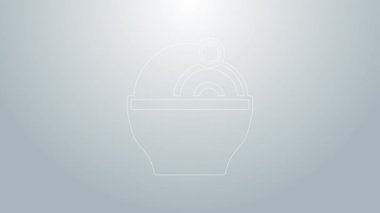 Mavi çizgili erişteli çorba kasesi gri arka planda izole edilmiş. Bir kase geleneksel Asya erişte çorbası. 4K Video hareketli grafik canlandırması