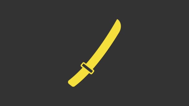 Жёлтая традиционная японская икона на сером фоне. Японский меч. Видеографическая анимация 4K — стоковое видео