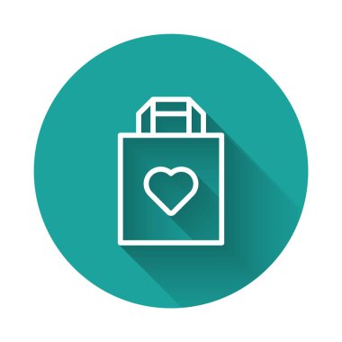 Uzun gölgeli, kalp ikonu olan beyaz çizgili alışveriş torbası. Alışveriş torbası sevgisi kalp ikonu gibidir. Sevgililer Günü sembolü. Yeşil daire düğmesi. Vektör