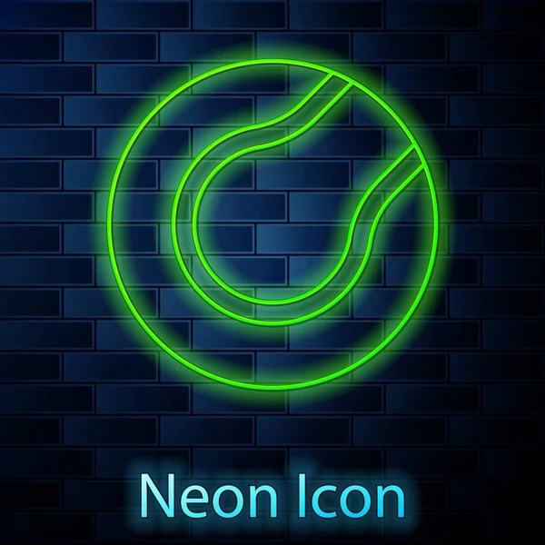 Leuchtende Neon-Linie Tennisball-Symbol isoliert auf Backsteinwand Hintergrund. Sportgeräte. Vektor — Stockvektor
