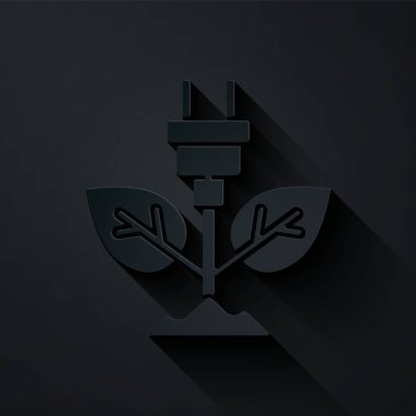 Kağıt kesiği, siyah arkaplanda izole edilmiş yaprak simgesindeki elektrik prizi. Elektrik tasarrufu. Çevresel koruma. Biyolojik enerji. Kağıt sanatı tarzı. Vektör