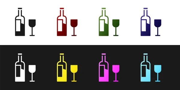 Set botol anggur dengan ikon kaca terisolasi pada latar belakang hitam dan putih. Vektor - Stok Vektor