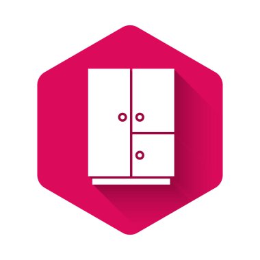 Beyaz Gardırop ikonu uzun gölgeli izole edilmiş. Pembe altıgen düğmesi. Vektör