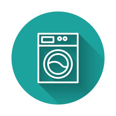 Beyaz çizgi yıkama ikonu uzun gölgeli izole edilmiş. Çamaşır makinesi simgesi. Çamaşır makinesi, çamaşır makinesi. Ev aletleri sembolü. Yeşil daire düğmesi. Vektör