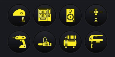 Elektrik kablosuz tornavida, inşaat matkabı, elektrikli testere, hava kompresörü, ses hoparlörü ve otomat ikonu ayarla. Vektör