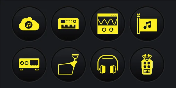 Set Guitar Amplifier, Musik Festival Flagge, Film Scheinwerfer, Kopfhörer, Oszilloskop, Synthesizer, Mikrofon und Streaming-Service-Symbol. Vektor — Stockvektor