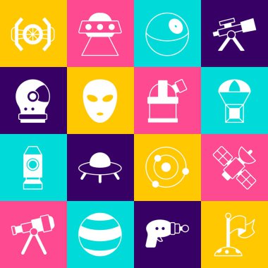 Ay 'ı bayrak, uydu, uçan paraşüt, Gezegen, Uzaylı, Astronot miğferi, Kozmik gemi ve Astronomik Gözlemevi ikonu ile ayarla. Vektör