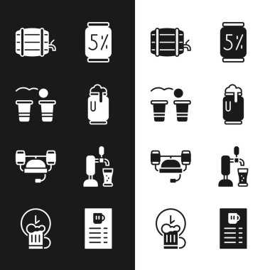 Bira kutusunu köpüklü, masa tenisi, tahta fıçı rafı, miğfer, step bardağı, menü ve Happy Hour ikonu ile ayarla. Vektör