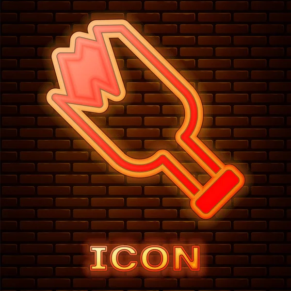 Žhnoucí neon Rozbitá láhev jako zbraň ikona izolované na pozadí cihlové zdi. Vektor — Stockový vektor