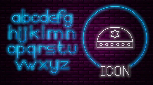 Świecące neon linii żydowskiej kippah z gwiazdą ikony Davida izolowane na tle cegły ściany. Żydowski kapelusz jarmułki. Neonowy alfabet świetlny. Ilustracja wektora — Wektor stockowy