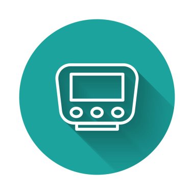 Beyaz çizgi bisiklet hız göstergesi simgesi uzun gölgeli izole edilmiş. Yeşil daire düğmesi. Vektör