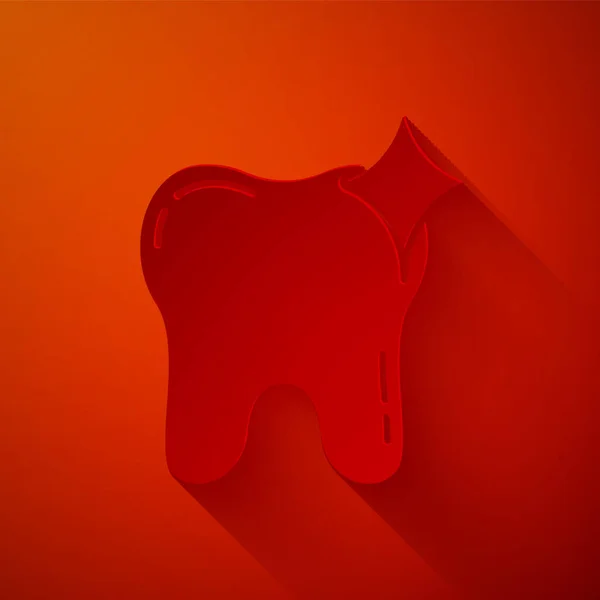 Papier gesneden Tanden bleken concept pictogram geïsoleerd op rode achtergrond. Tandsymbool voor tandheelkundige kliniek of tandarts medisch centrum. Papierkunst stijl. Vector — Stockvector