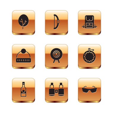 Ağaç, şişe votka, dürbün, hedef sporu, kış şapkası, yürüyüş sırt çantası, gözlük ve papyon. Vektör