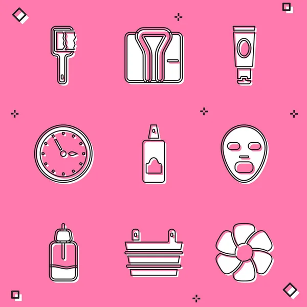 Set Brosse de sauna, peignoir, tube cosmétique crème ou lotion, horloge, vaporisateur pour laque à cheveux, masque facial, bouteille d'huile essentielle et icône seau. Vecteur — Image vectorielle