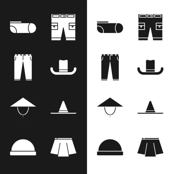 Set Hombre sombrero, pantalones, calcetines deportivos, pantalones cortos, asiático cónico, trabajador jardinero, Falda y Beanie icono. Vector — Vector de stock