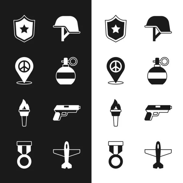 Set Granada de mão, paz de localização, emblema da polícia, capacete militar, chama da tocha, pistola, avião e ícone da medalha de recompensa. Vetor — Vetor de Stock