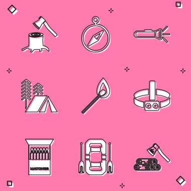 Tahta baltayı saplı Pusula El Feneri Turist Çadırına yerleştirin. Ateş Başı Fenerleri, kibrit kutusu, kibrit kutusu ve Rafting teknesi ikonu ile kibrit yak. Vektör.