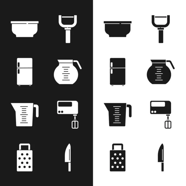 Set Kaffeekanne, Kühlschrank, Schüssel, Schäler, Messbecher, Elektromixer, Messer und Reibe Symbol. Vektor — Stockvektor
