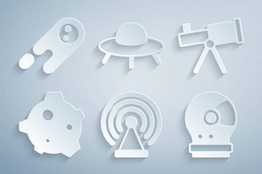 Radar, Teleskop, Asteroid, Astronot miğferi, UFO uçan uzay gemisi ve hızla düşen kuyruklu yıldız ikonu. Vektör