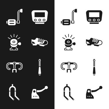 Bisiklet ayakkabılarını, zili, pedalı, hız göstergesini, gidonu, tornavidayı, fren ve çatal simgesini ayarla. Vektör