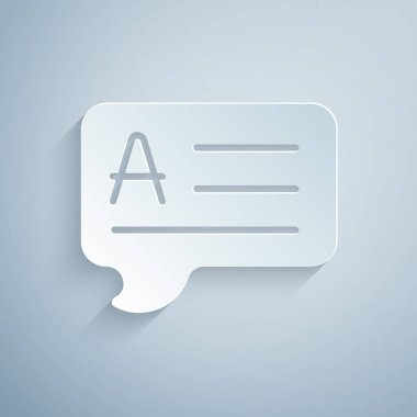 Kağıt kesiği Konuşma Baloncukları ve Gri arkaplanda Yanıt simgesi. SSS işareti. Konuşma balonu ve çizelgesi. Kağıt sanatı tarzı. Vektör