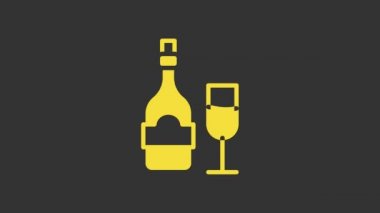 Sarı şampanya şişesi ve gri arka planda izole edilmiş cam ikon. 4K Video hareketli grafik canlandırması