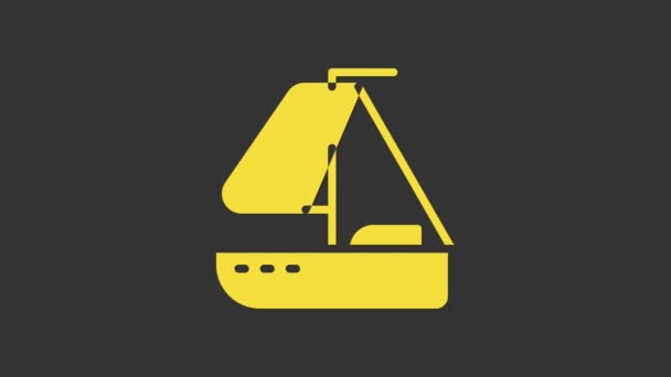 Желтая яхта парусная лодка или икона парусного судна изолированы на сером фоне. Морской круиз на паруснике. Видеографическая анимация 4K — стоковое видео
