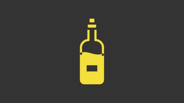 Botella amarilla icono del vino aislado sobre fondo gris. Animación gráfica de vídeo 4K — Vídeo de stock