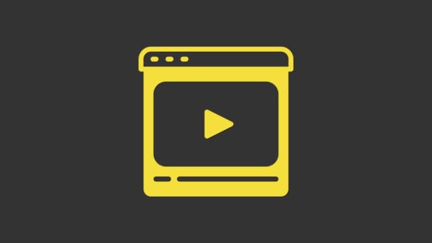 Geel Online play video icoon geïsoleerd op grijze achtergrond. Filmstrip met speelbord. 4K Video motion grafische animatie — Stockvideo