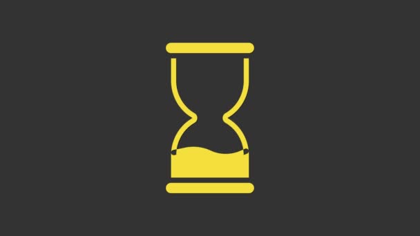 Reloj de arena amarillo viejo con el icono de arena que fluye aislado sobre fondo gris. Señal de reloj de arena. Concepto de negocio y gestión del tiempo. Animación gráfica de vídeo 4K — Vídeos de Stock