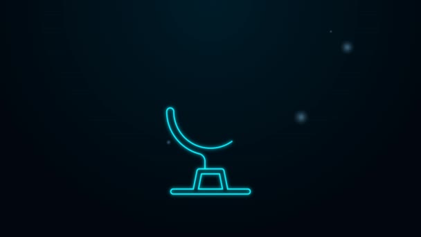 Leuchtendes Neon-Line-Mikrofon-Sprachgerätsymbol isoliert auf schwarzem Hintergrund. Mikrofondolmetscher und Buchstaben des Alphabets. 4K Video Motion Grafik Animation — Stockvideo