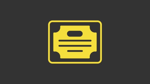 Icono de plantilla de certificado amarillo aislado sobre fondo gris. Logro, premio, título, beca, conceptos de diploma. Animación gráfica de vídeo 4K — Vídeo de stock