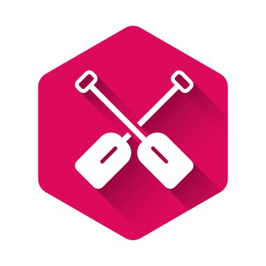Beyaz Paddle simgesi uzun gölge arkaplanı ile izole edildi. Kürek çekin. Pembe altıgen düğmesi. Vektör.