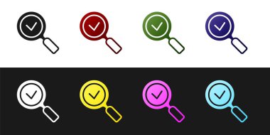 Siyah ve beyaz arkaplanda işaretleme simgesi olan büyüteç ayarla. Arama, odaklanma, yakınlaştırma, iş sembolü. Vektör.