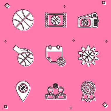 Basketbol maçı biletini spor takvimi planlama strateji konsepti konumu ve oyuncu simgesi üzerine basketbolla ayarla. Vektör.