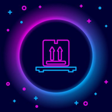 Siyah arkaplanda izole edilmiş palet simgesinde parlayan neon çizgi karton kutular. Kırılgan işaretli kapalı karton teslimat kutusu. Renkli taslak konsepti. Vektör