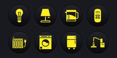 Isıtma radyatörünü, uzaktan kumandayı, çamaşır makinesini, buzdolabını, elektrikli ısıtıcıyı, masa lambasını, robot kol fabrikasını ve ampul ikonunu ayarla. Vektör