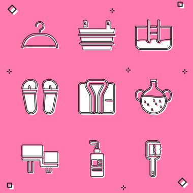 Askı dolabı, sauna kovası, merdivenli yüzme havuzu, parmak arası terlikler, bornoz, temel yağ şişesi, ahşap bank, krem ya da losyon kozmetik tüp ikonu. Vektör