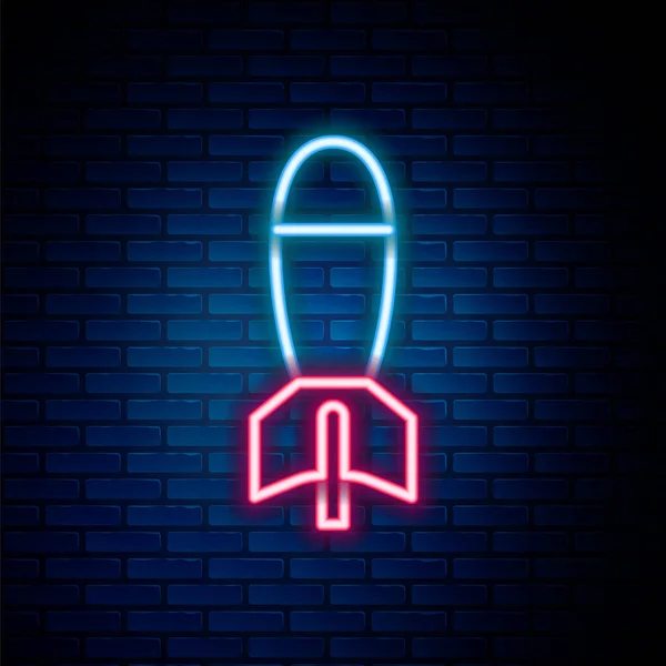 Linha de néon brilhante Lançador de foguetes com ícone de míssil isolado no fundo da parede de tijolos. Conceito de esboço colorido. Vetor — Vetor de Stock