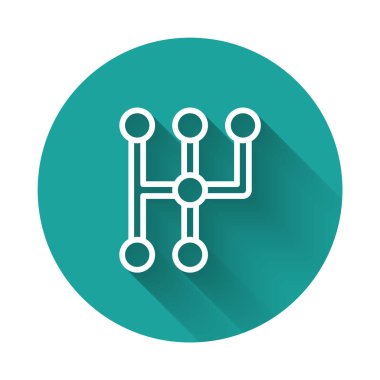 Beyaz çizgi şekil değiştiren simgesi uzun gölgeli izole edilmiş. İletişim simgesi. Yeşil daire düğmesi. Vektör