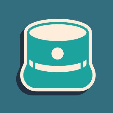 Yeşil Kepi simgesi yeşil arkaplanda izole edildi. Yüzbaşı ordu üniforması başlığı. Tarihsel genel şapka. Uzun gölge tarzı. Vektör