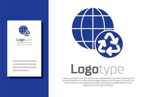Modrá planeta Země a ikona recyklace izolované na bílém pozadí. Environmentální koncept. Prvek šablony návrhu loga. Vektor — Stockový vektor