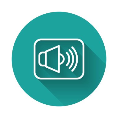 Beyaz çizgi sözcüsü sesi, sesli ses sembolü, uzun gölge arkaplan ile izole edilmiş medya müzik ikonu. Yeşil daire düğmesi. Vektör