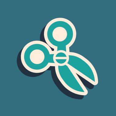 Yeşil Makas simgesi yeşil arkaplanda izole edildi. Alet kesme işareti. Uzun gölge tarzı. Vektör