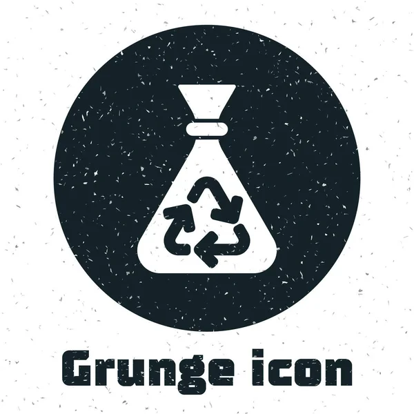 Grunge Bolsa de basura con icono de símbolo de reciclaje aislado sobre fondo blanco. Icono de bote de basura. Reciclar signo de cesta. Dibujo vintage monocromo. Vector — Vector de stock